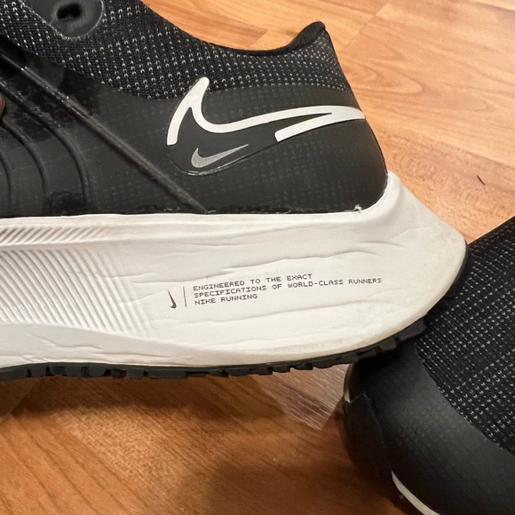 Men’s Nike Running Shoes - Picture 3 of 16